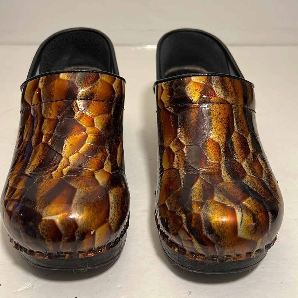Dansko Leather Abstract Reptile Clogs Size 37 Us … - image 2